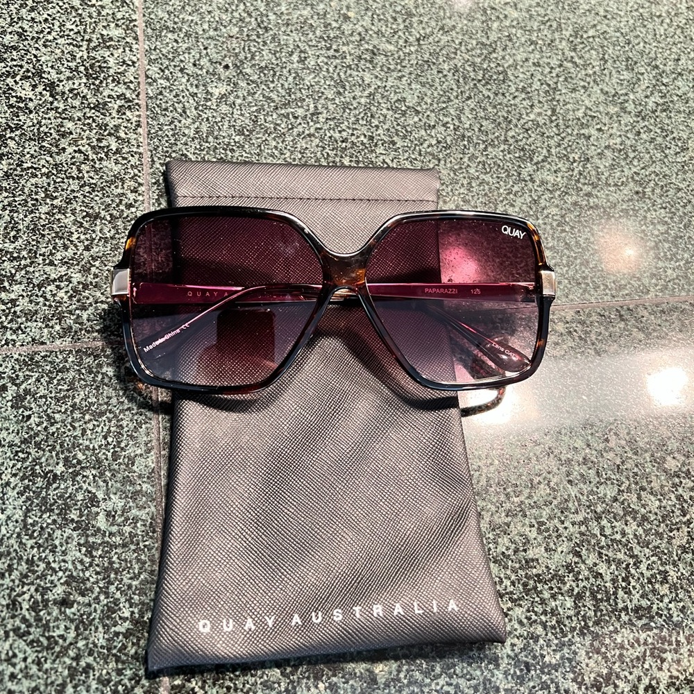 Quay Paparazzi Sunglasses